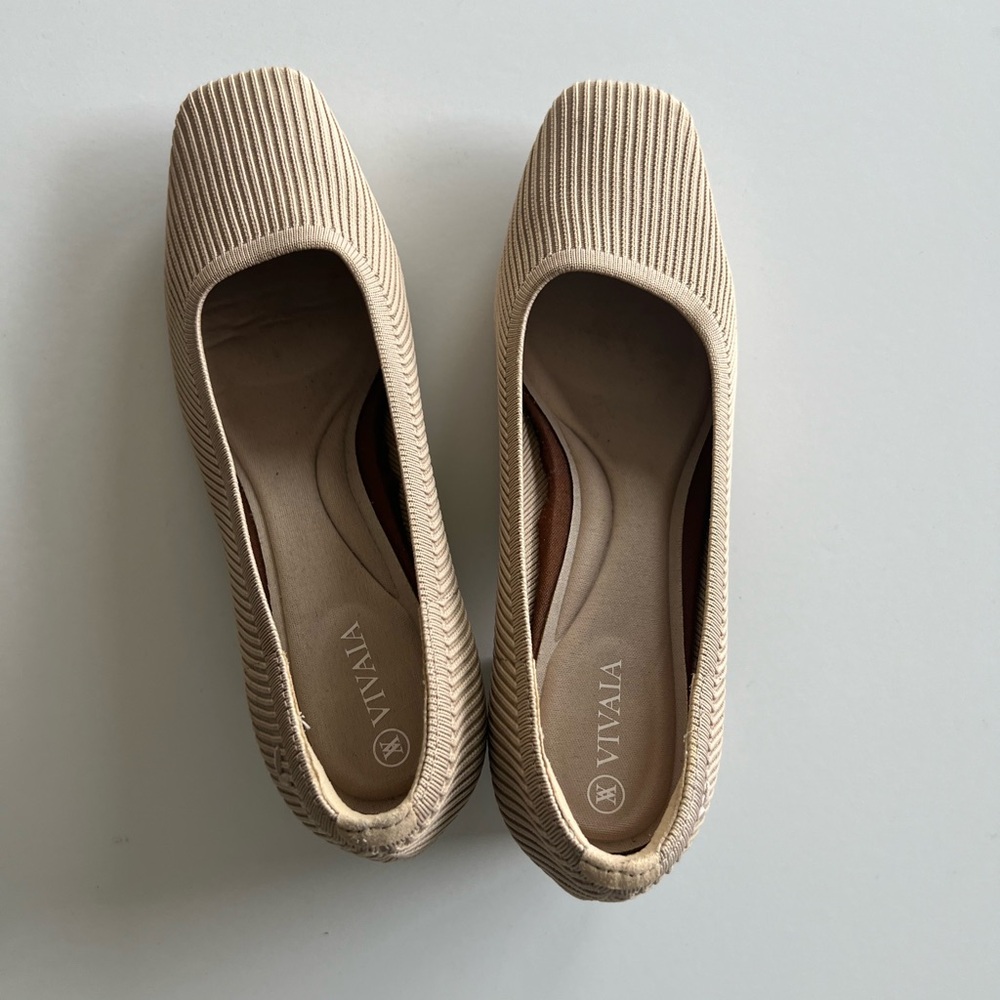 Vivaia square toe chunky heels in almond